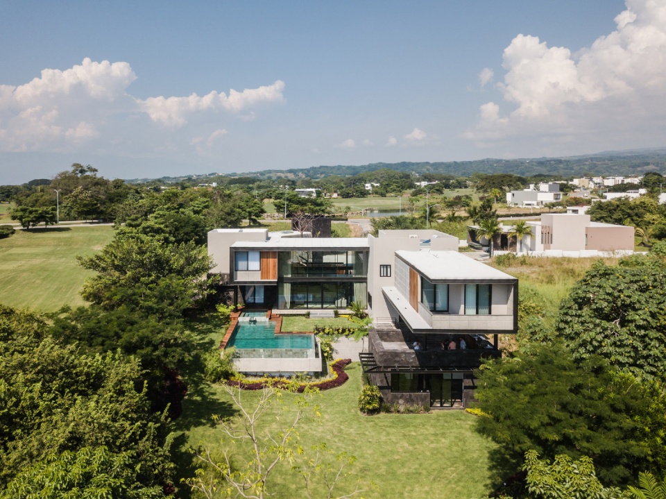 casa kaleth by di frenna arquitectos