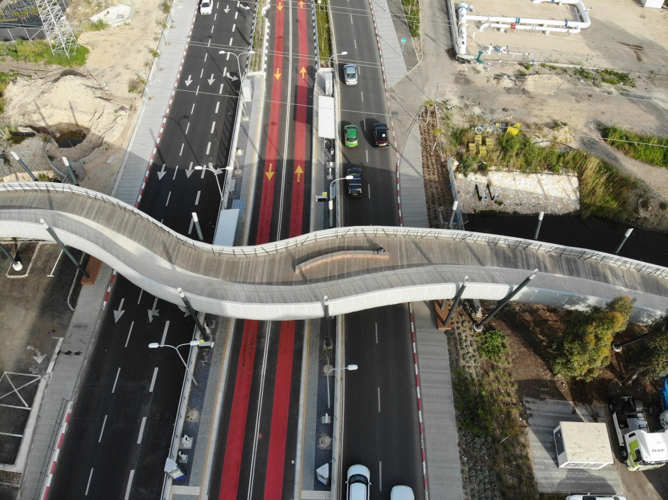 the gdora bridge by bo landscape architecture