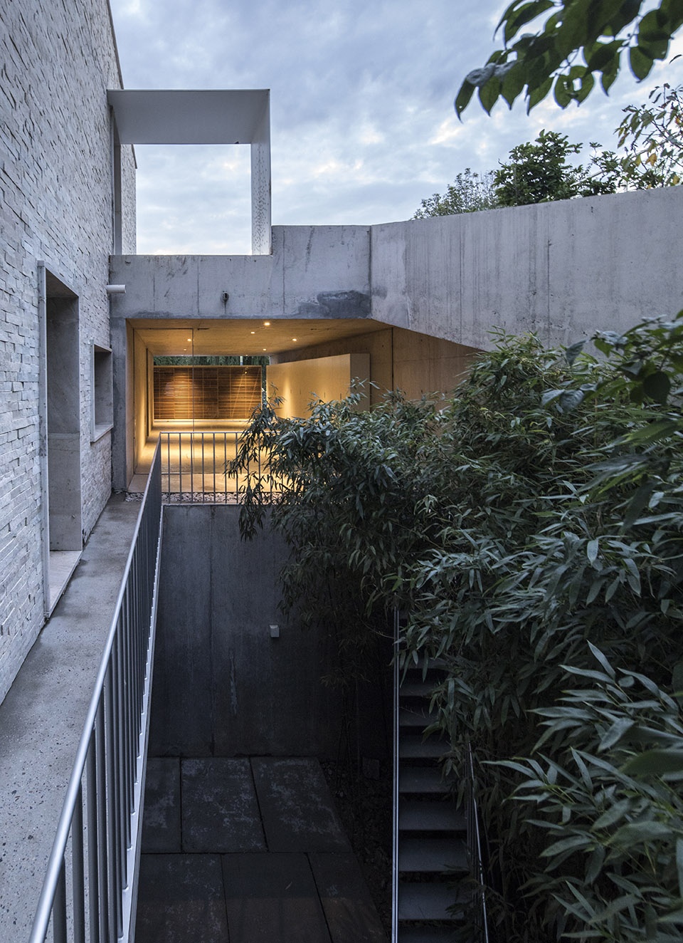 floationg courtyard china by taoa