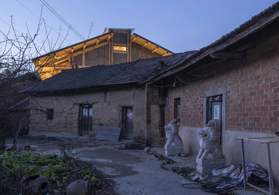 Party and Public Service Center of Yuanheguan Village LUO studio
