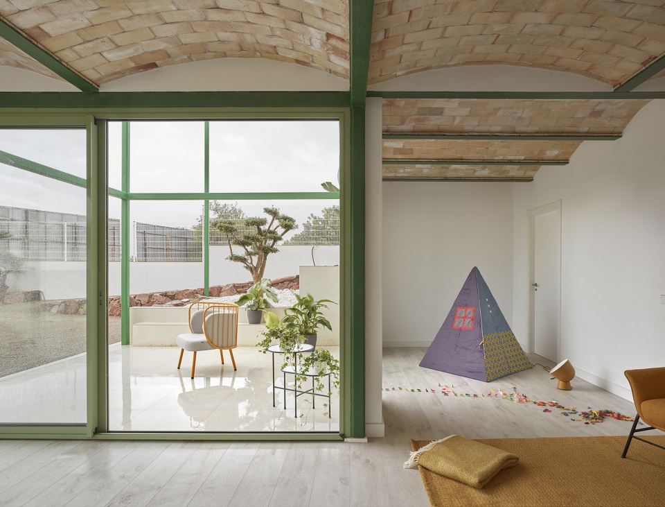 brickvaulthousebyspacepopular