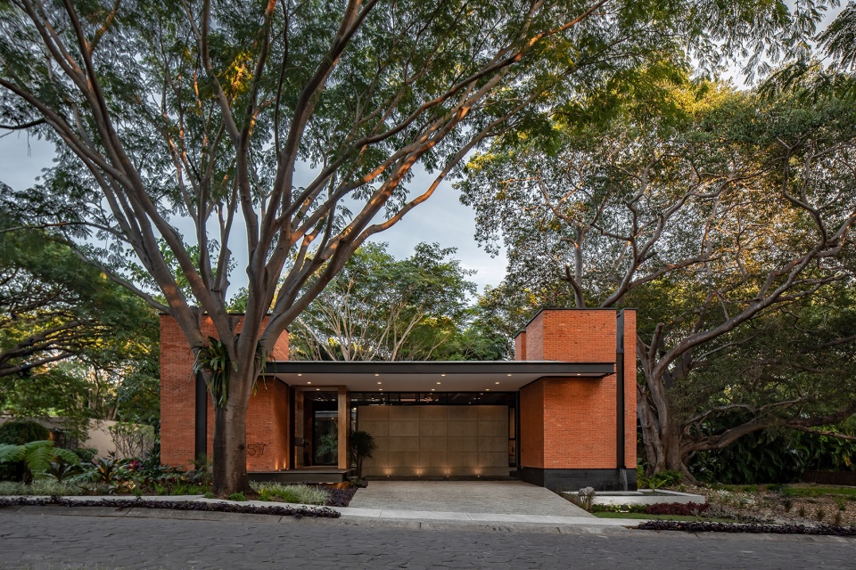 Casa Keita House by Di Frenna Arquitectos
