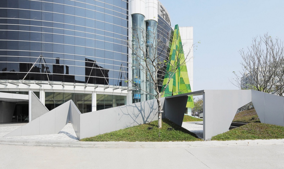 tianjian top region renovation china by being architects