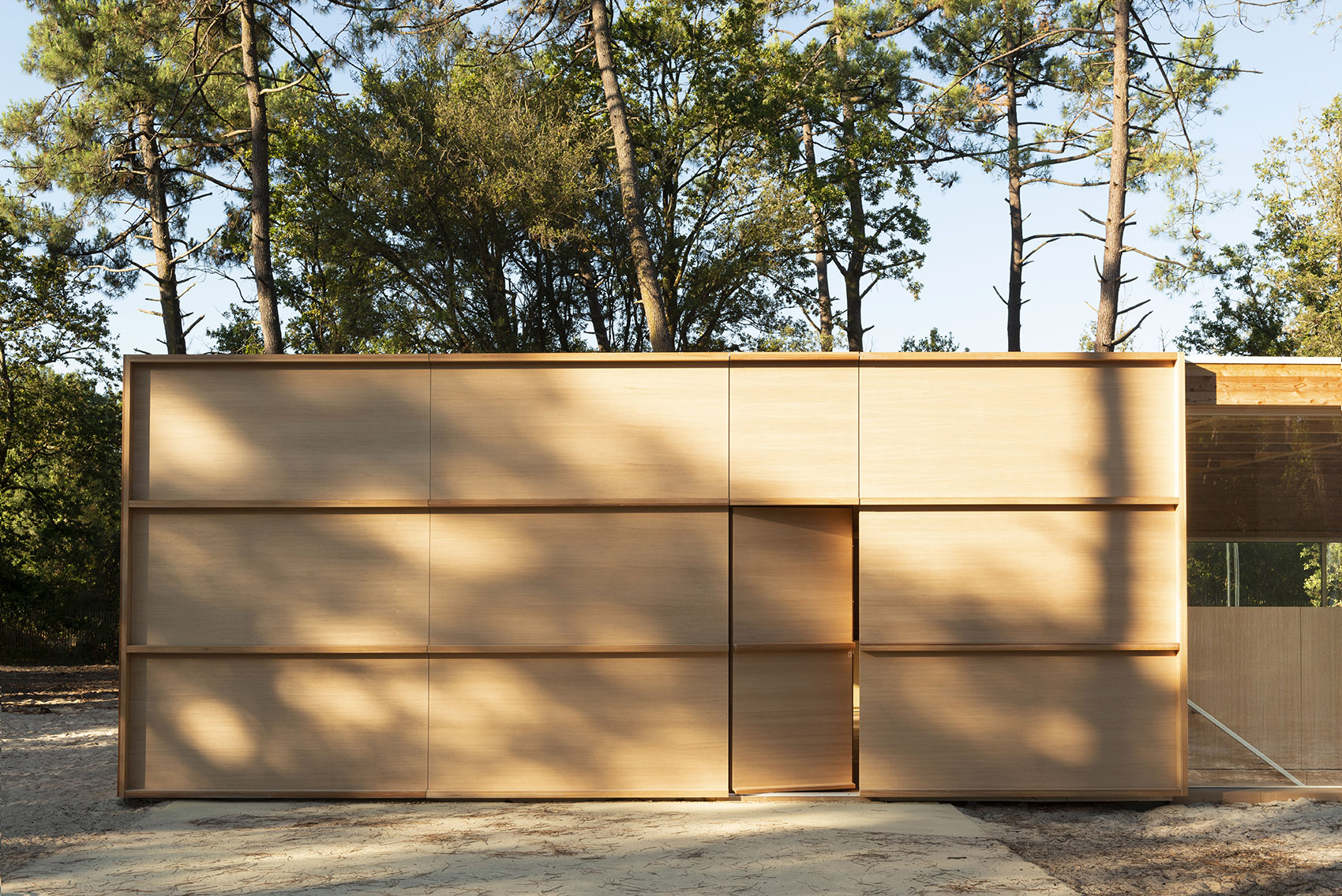 wooden villa at soulac sur mer by nicolas dahan