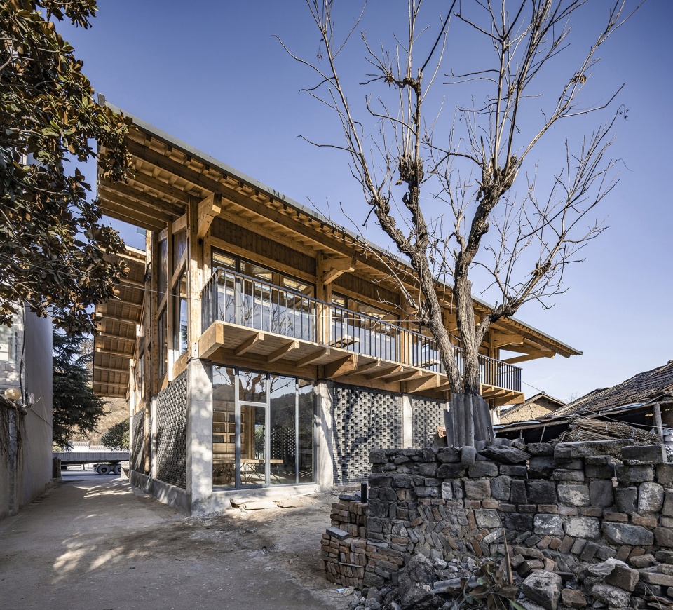Party and Public Service Center of Yuanheguan Village LUO studio