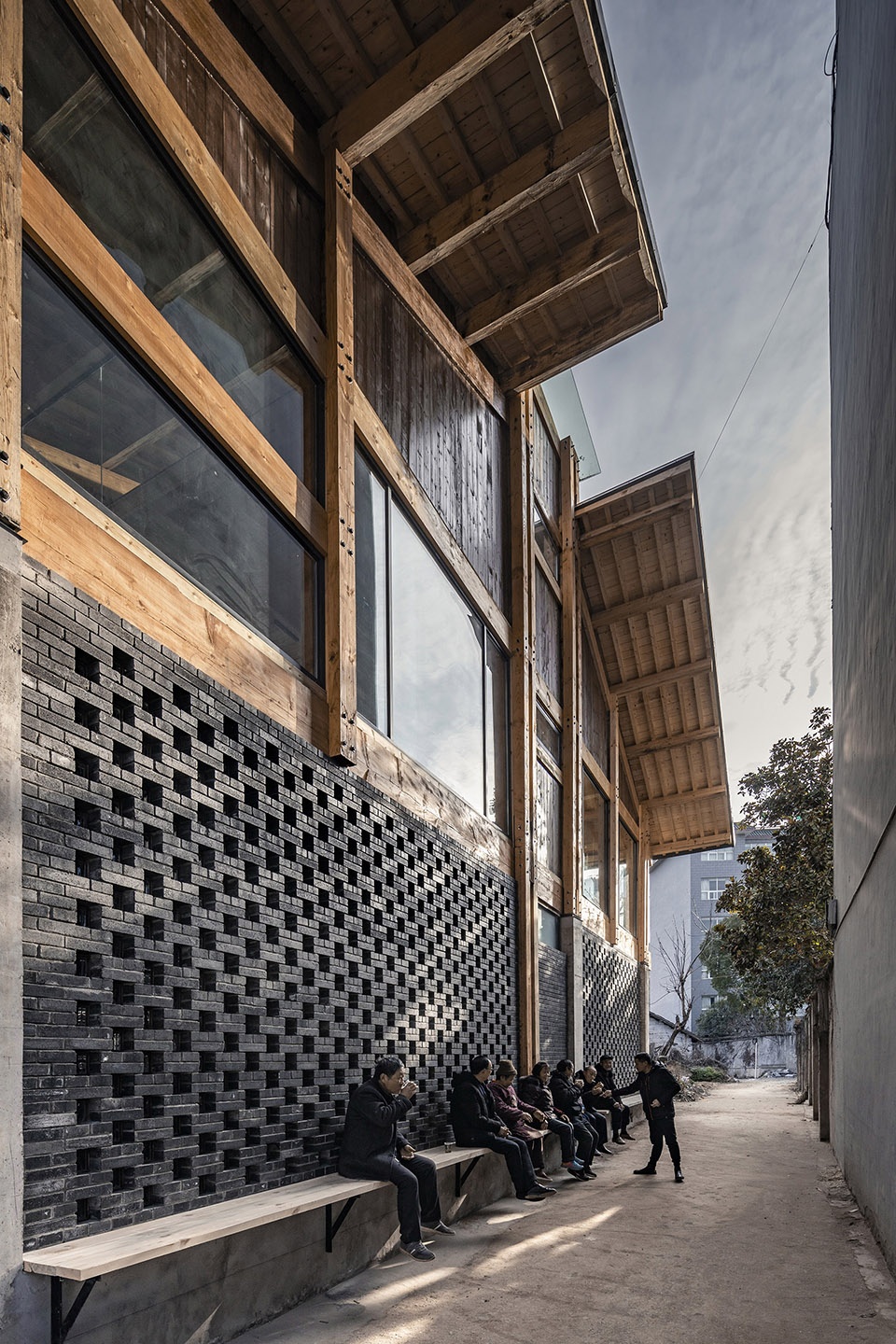 Party and Public Service Center of Yuanheguan Village LUO studio