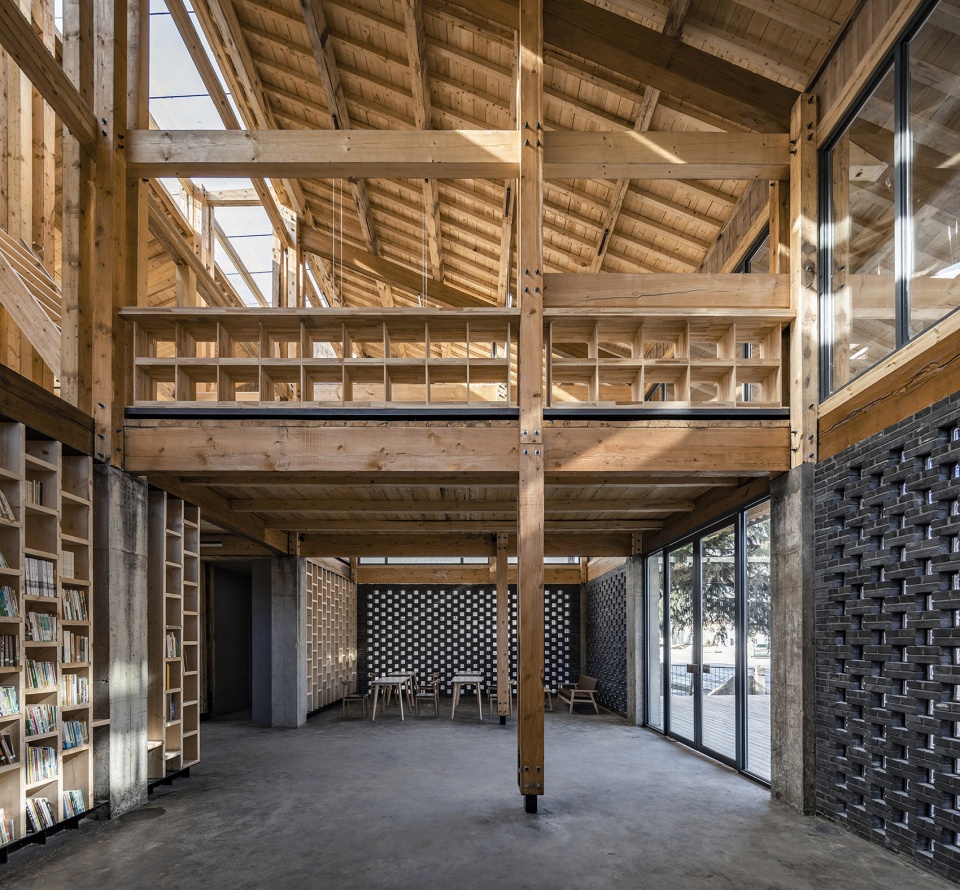 Party and Public Service Center of Yuanheguan Village LUO studio