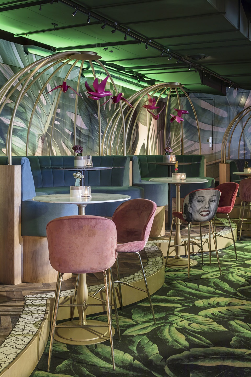 crazy pianos club by el equipo creativo