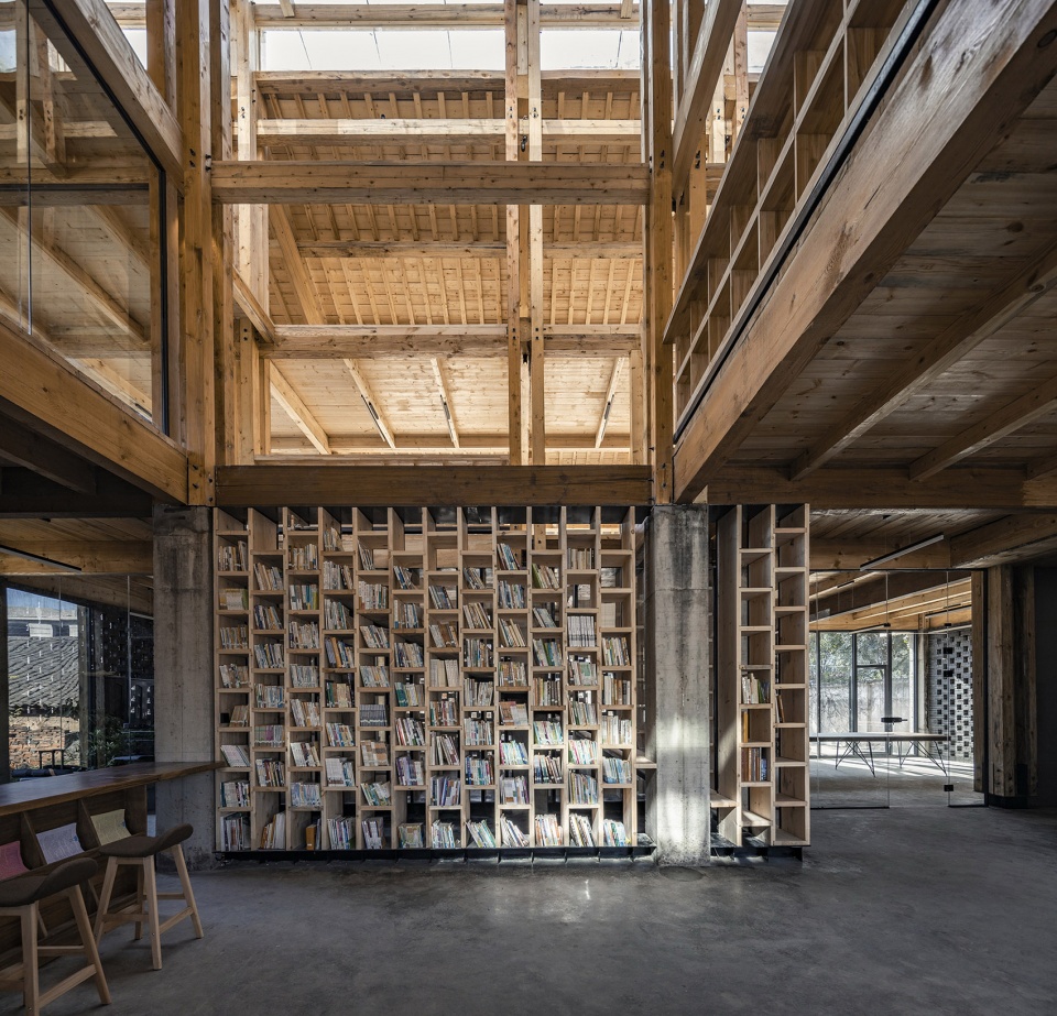 Party and Public Service Center of Yuanheguan Village LUO studio