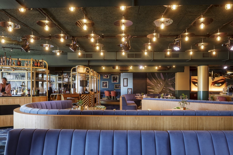 crazy pianos club by el equipo creativo