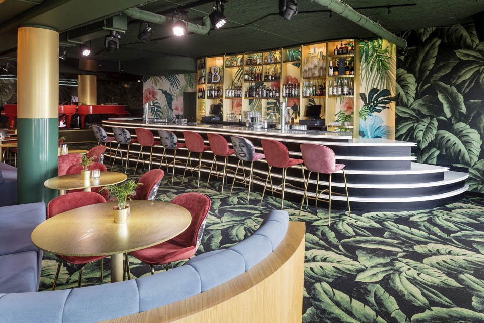 crazy pianos club by el equipo creativo
