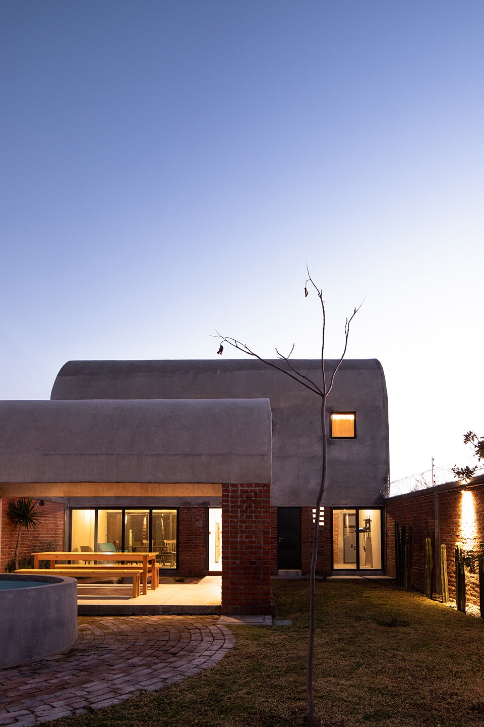 guanajal house by cubo rojo arquitectura