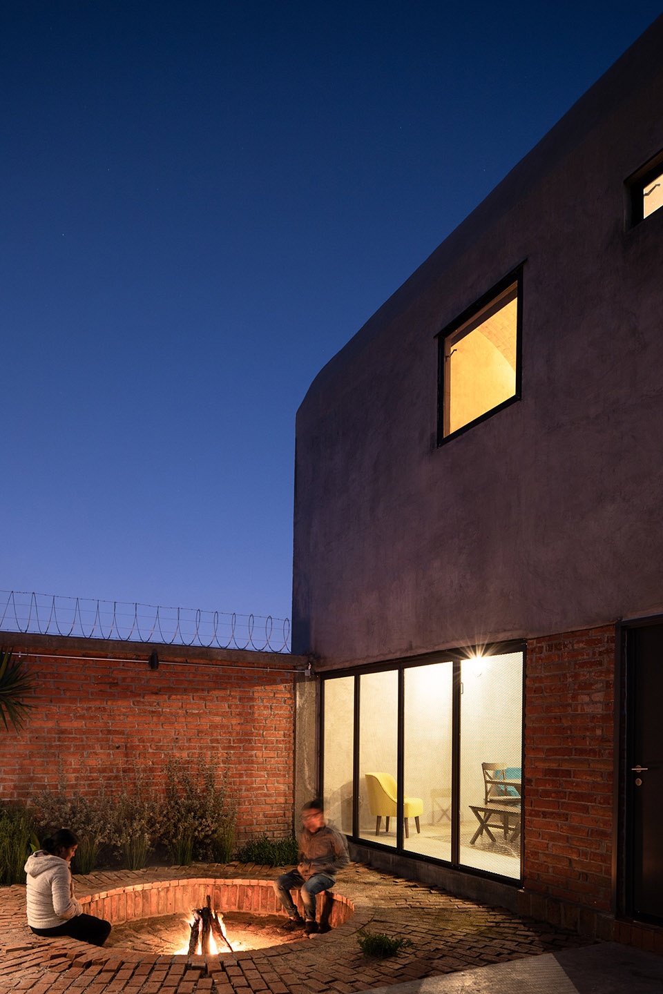 guanajal house by cubo rojo arquitectura