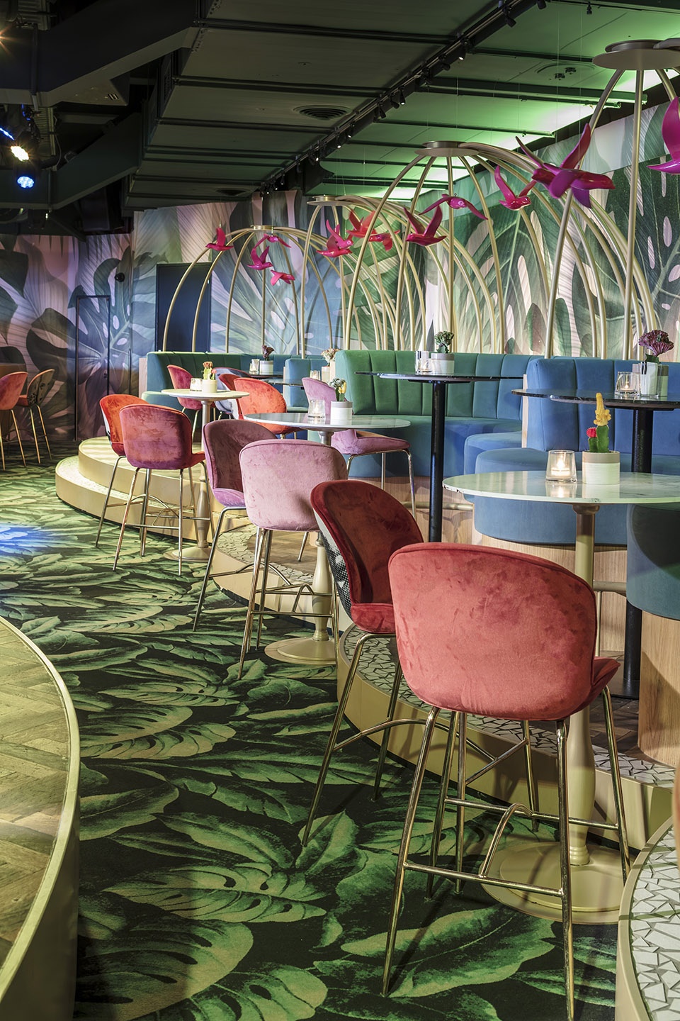 crazy pianos club by el equipo creativo