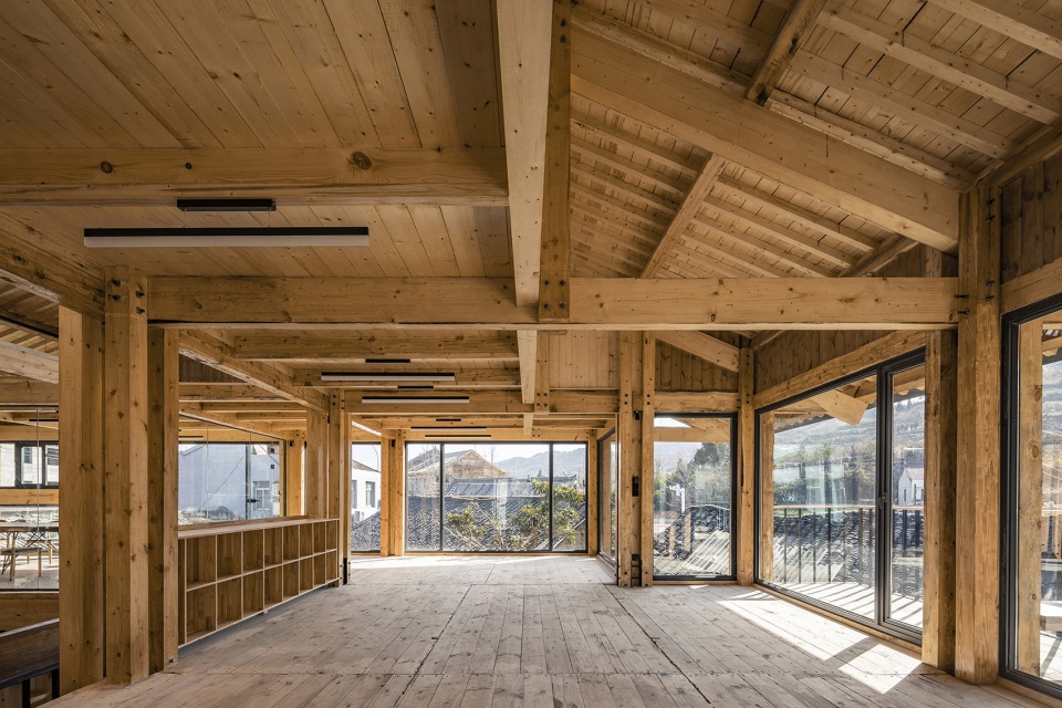 Party and Public Service Center of Yuanheguan Village LUO studio
