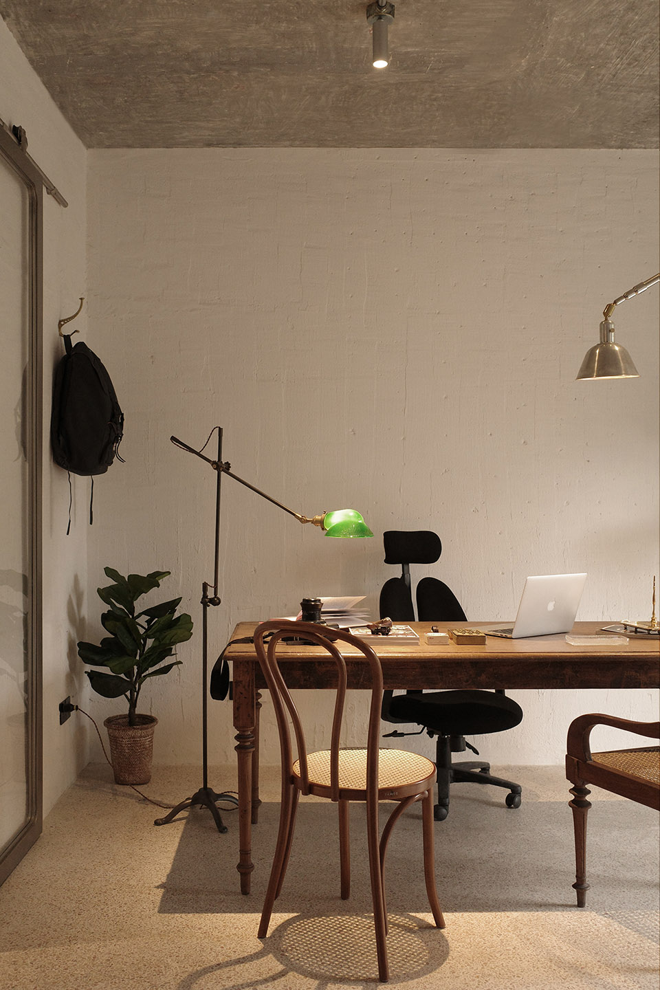 Liang Jian Interior Design Office Spaces in Hangzhou, China by Liang ...