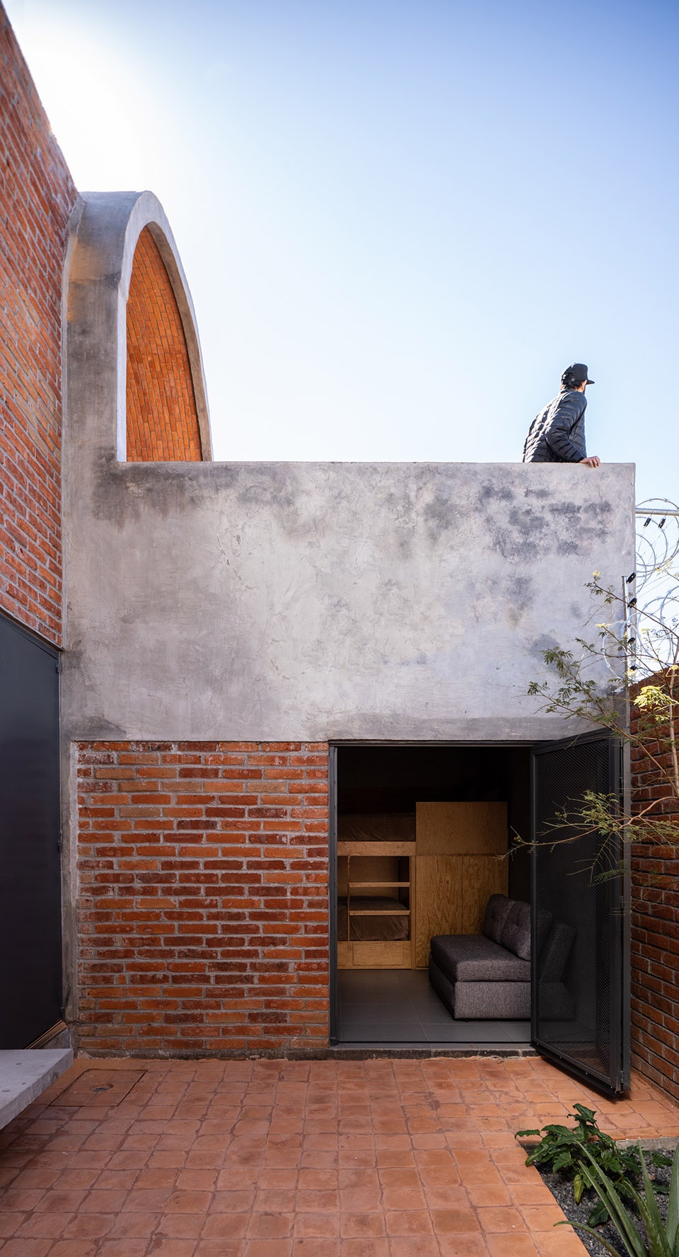 guanajal house by cubo rojo arquitectura