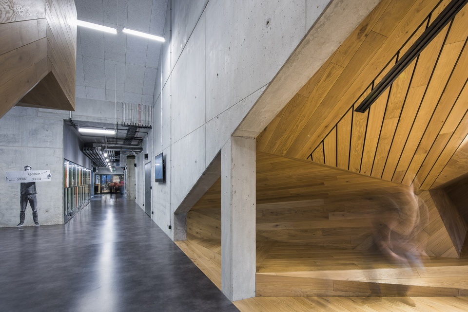 akademeia high school in warsaw by medusa group architects
