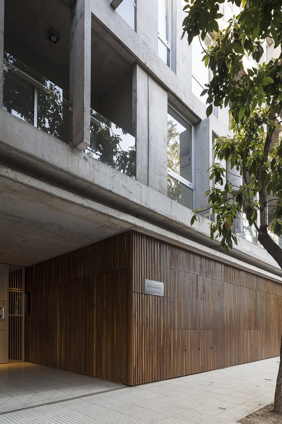 entreverdes colegiales by estudio abramzon zzarq