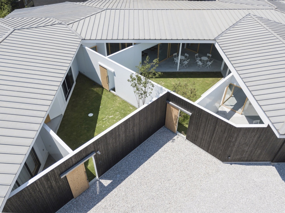 house and office in hofu by tato architects
