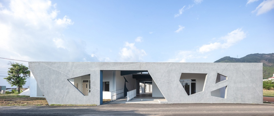 a whale story by j r architects
