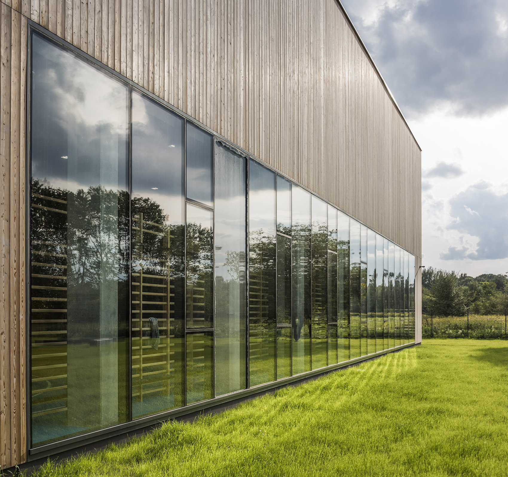 Akademeia High School in Warsaw by Medusa Group Architects 谷德设计网