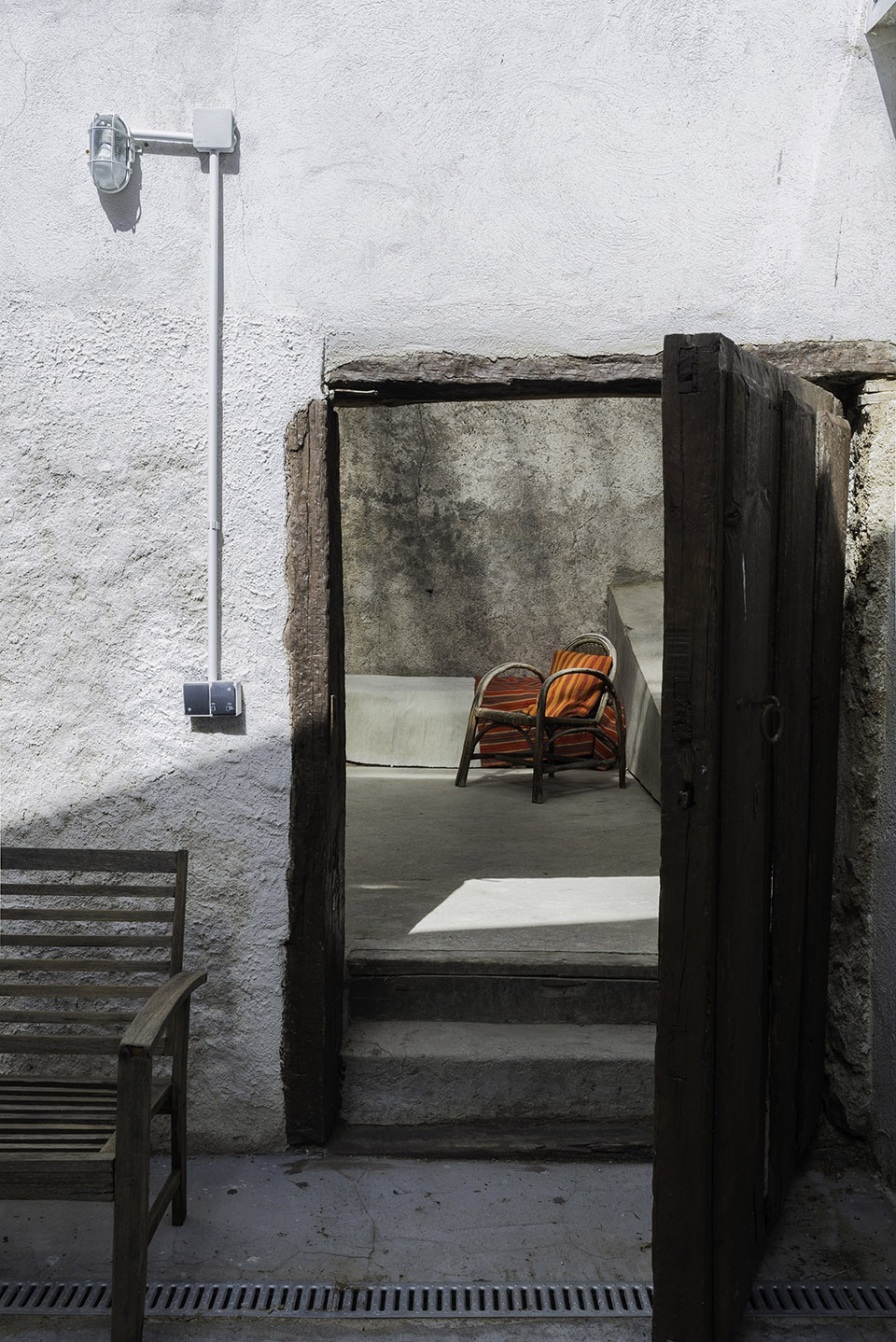 barn rehabilitation in a house by gf arquitectos