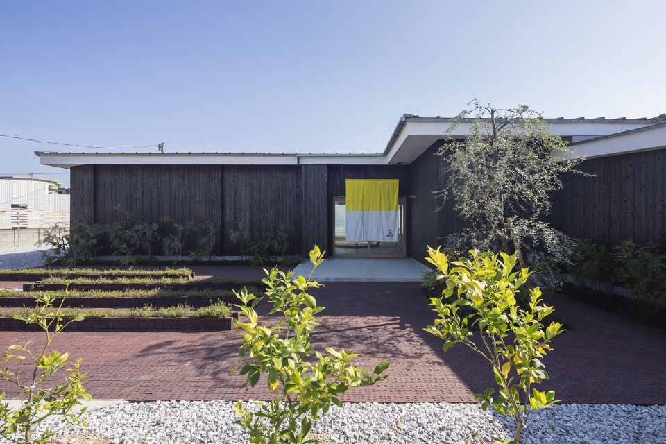 house and office in hofu by tato architects
