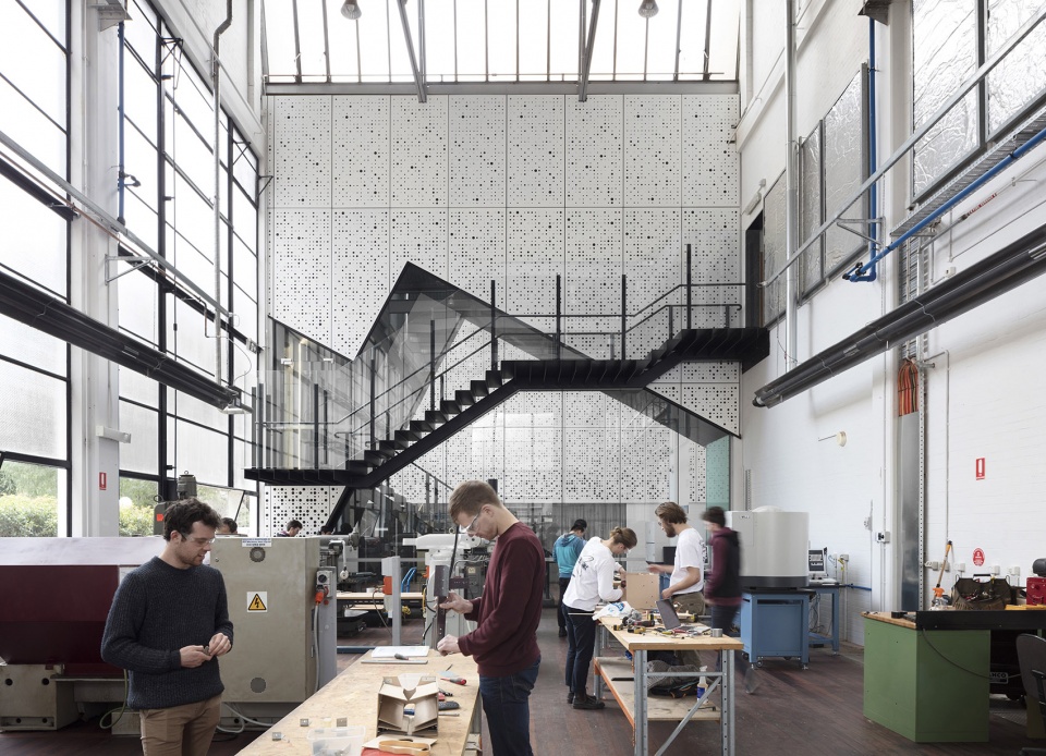 the university of melbourne engineering workshop by designinc