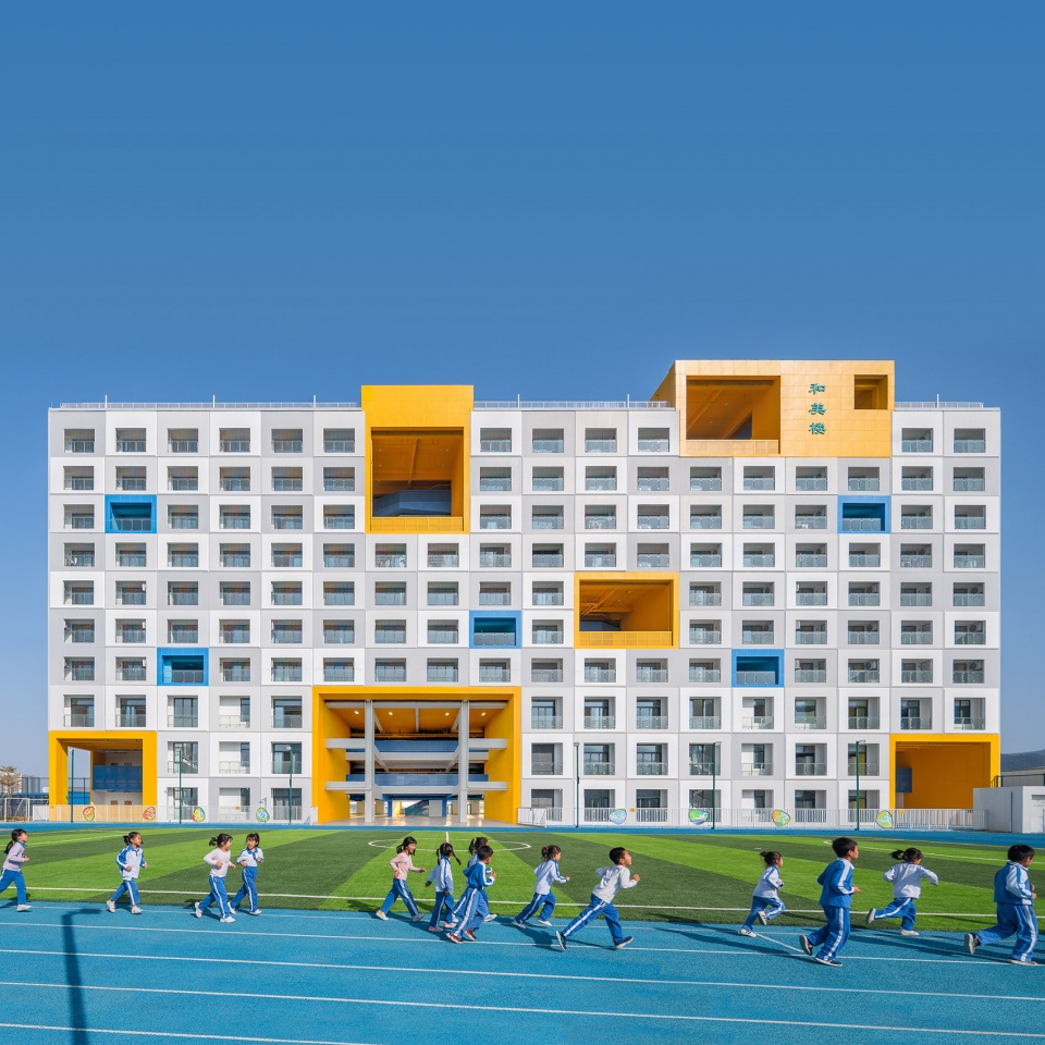 jinlong prefab school shenzhen china by crossboundaries