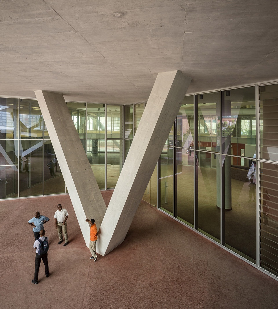 one airport square by mario cucinella architects
