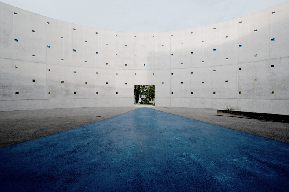 new entry of the high school of engineering and management by af architectes