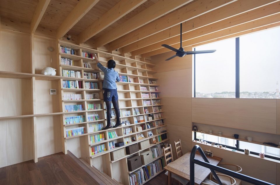 Book Shelf House by Shinsuke Fujii ARCHITECTS 960x633