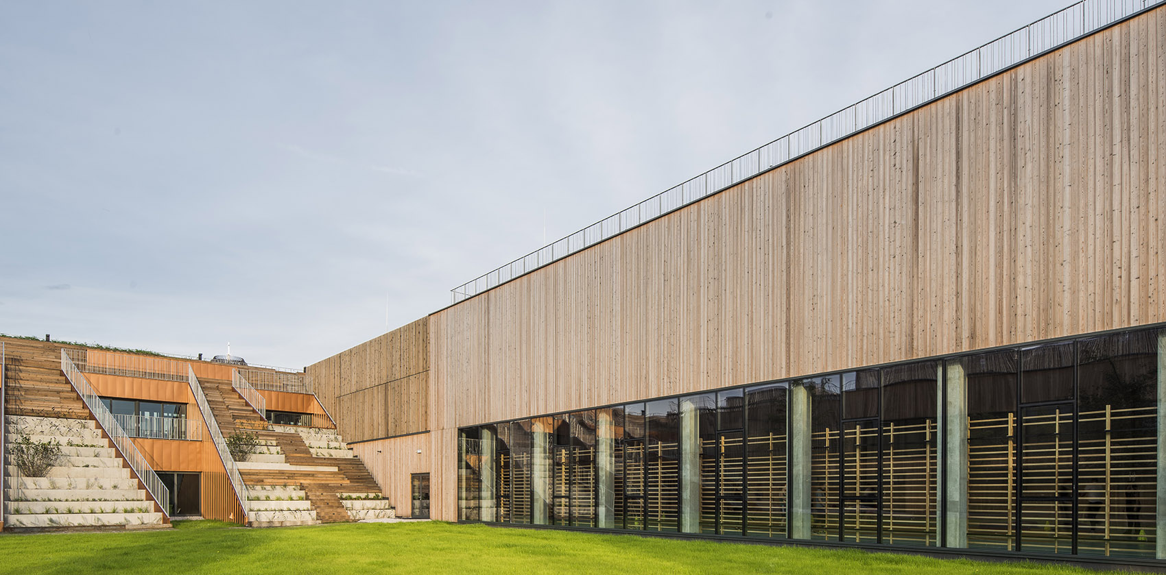 Akademeia High School in Warsaw by Medusa Group Architects 谷德设计网