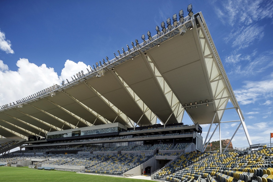 queensland country bank stadium by cox architecture