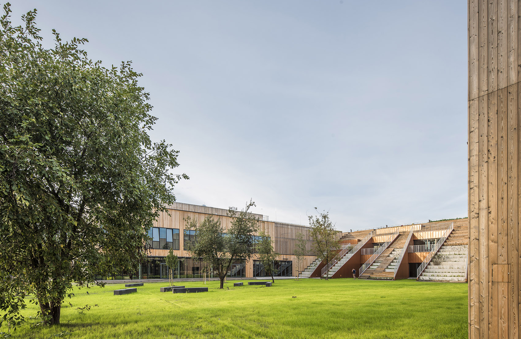 Akademeia High School in Warsaw by Medusa Group Architects 谷德设计网