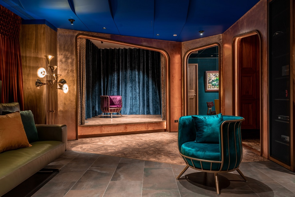 stage apartment