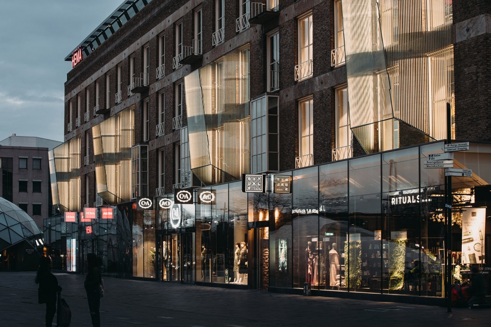 18 septemberplein renovation in eindhoven by unstudio