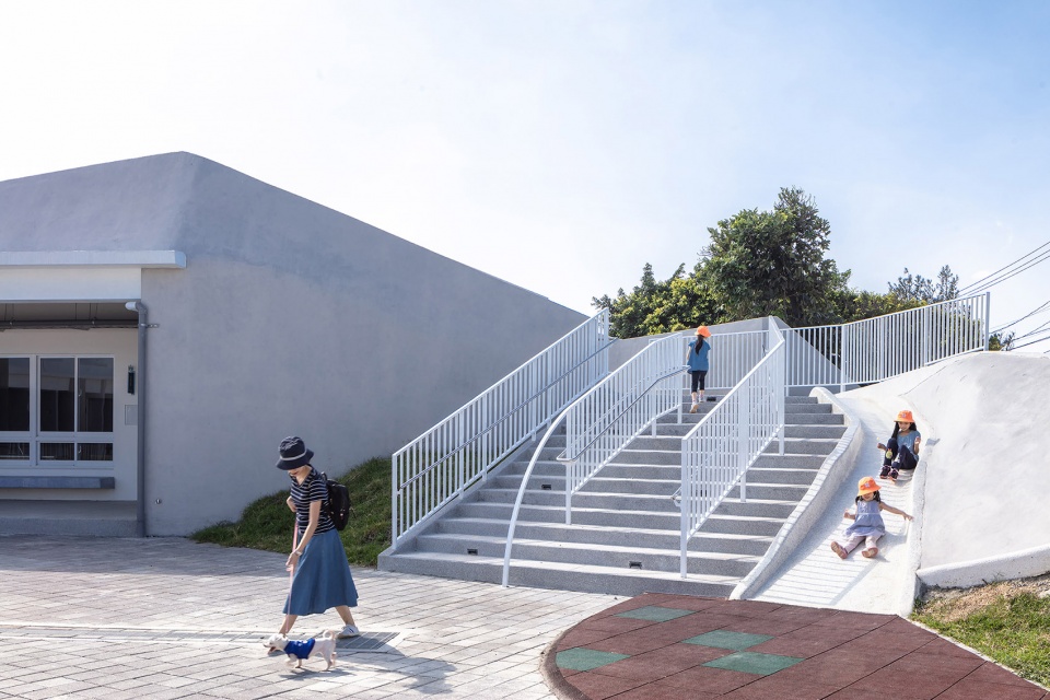 a whale story by j r architects