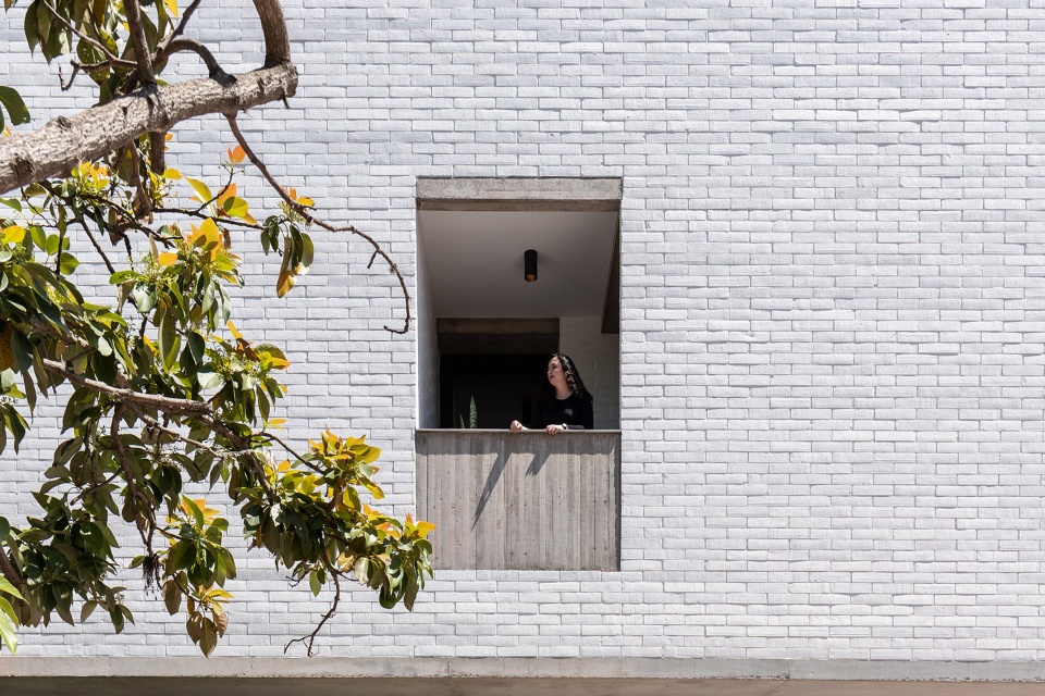 natura building by diezmuller arquitectos