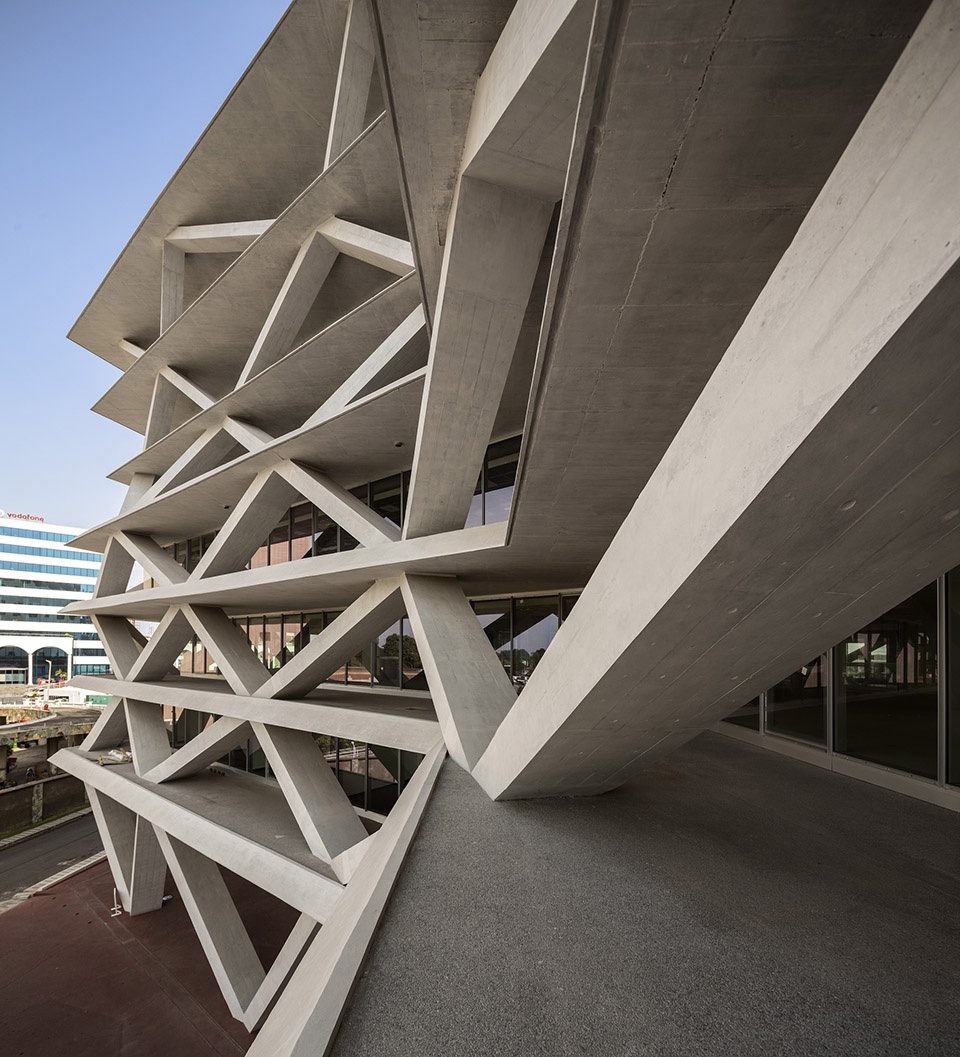 one airport square by mario cucinella architects