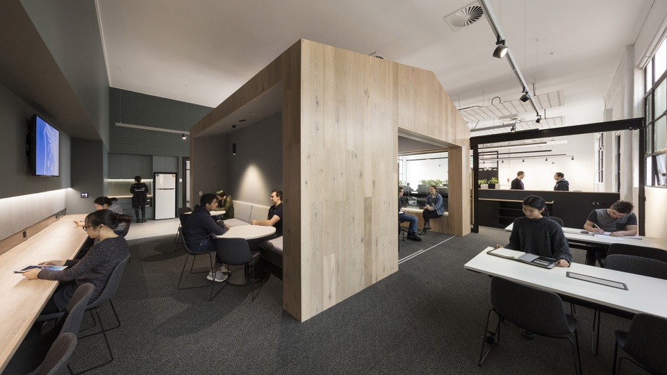 the university of melbourne engineering workshop by designinc
