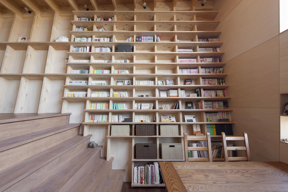 Book Shelf House by Shinsuke Fujii ARCHITECTS