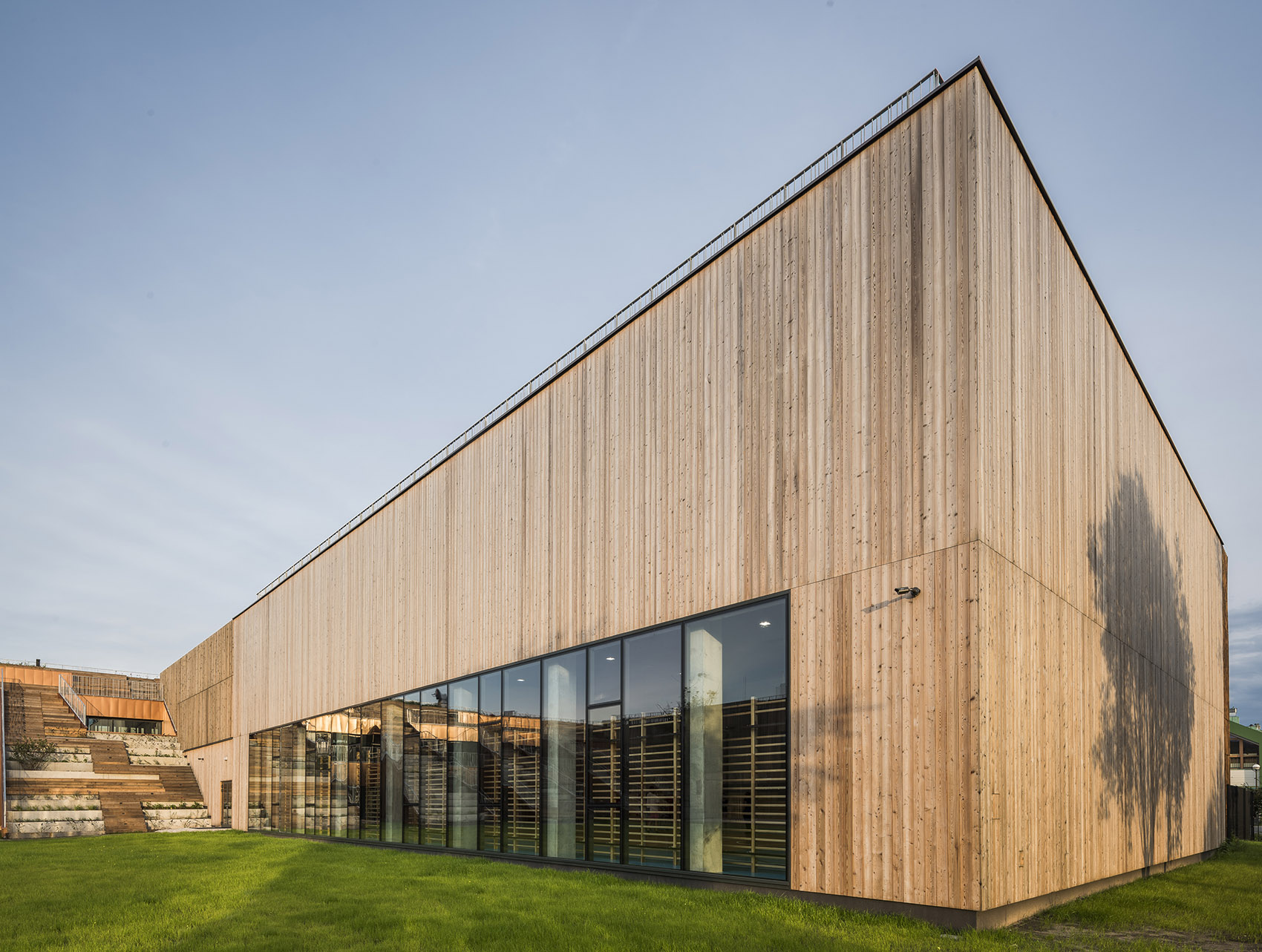 Akademeia High School in Warsaw by Medusa Group Architects 谷德设计网