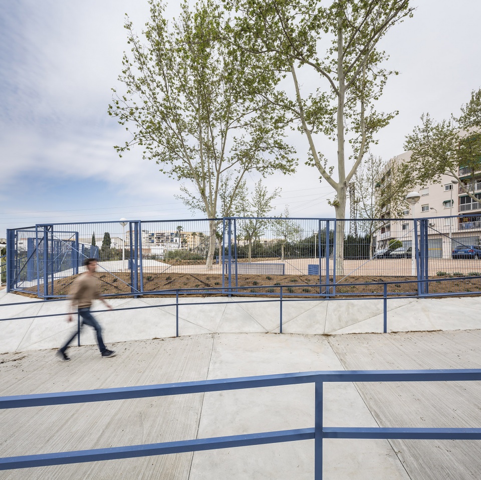 carmen carpintero park by tambori arquitectes and maria gil
