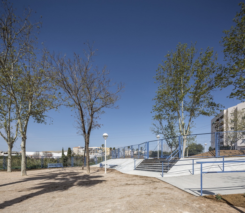carmen carpintero park by tambori arquitectes and maria gil