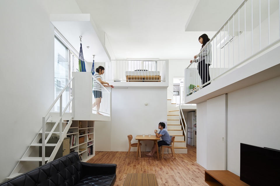 balcony house by takeshi hosaka architects