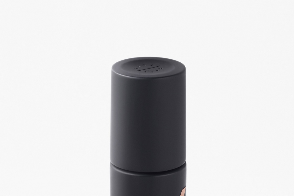 product and packing design for a new online beauty service fles by nendo
