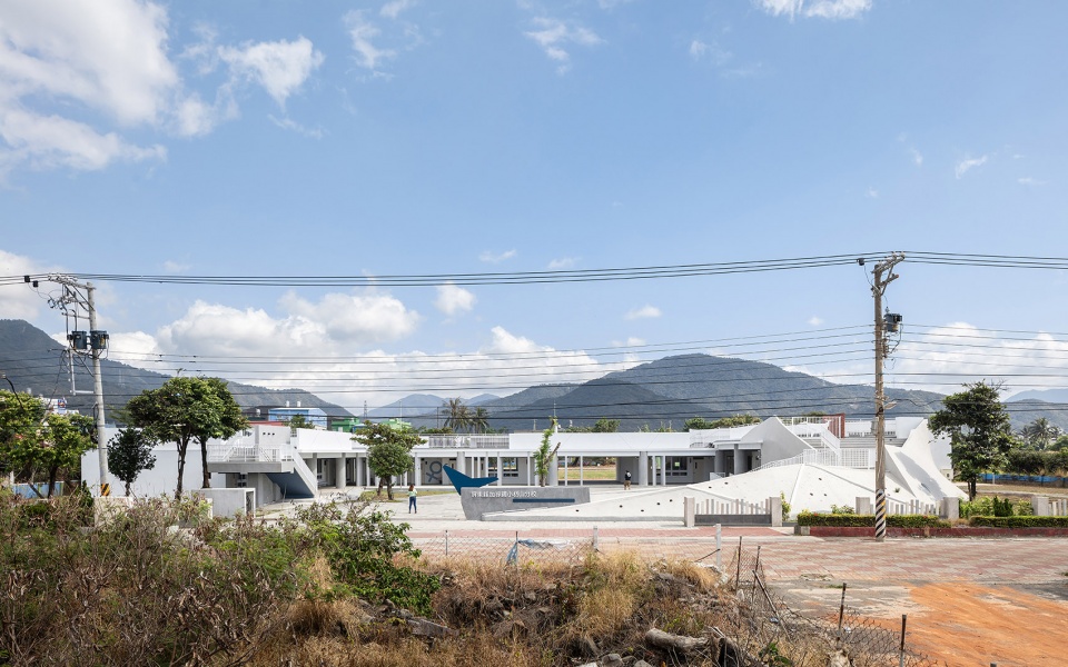 a whale story by j r architects