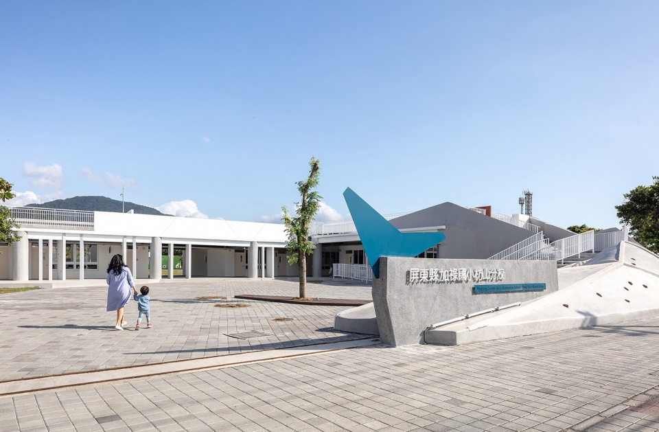 a whale story by j r architects